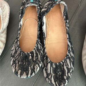 Size 9 tieks in great condition.